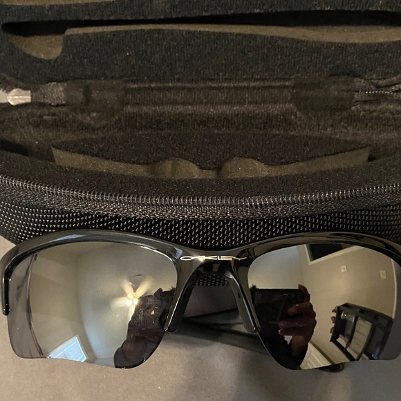 Oakley sunglasses & case - Picture 1 of 3